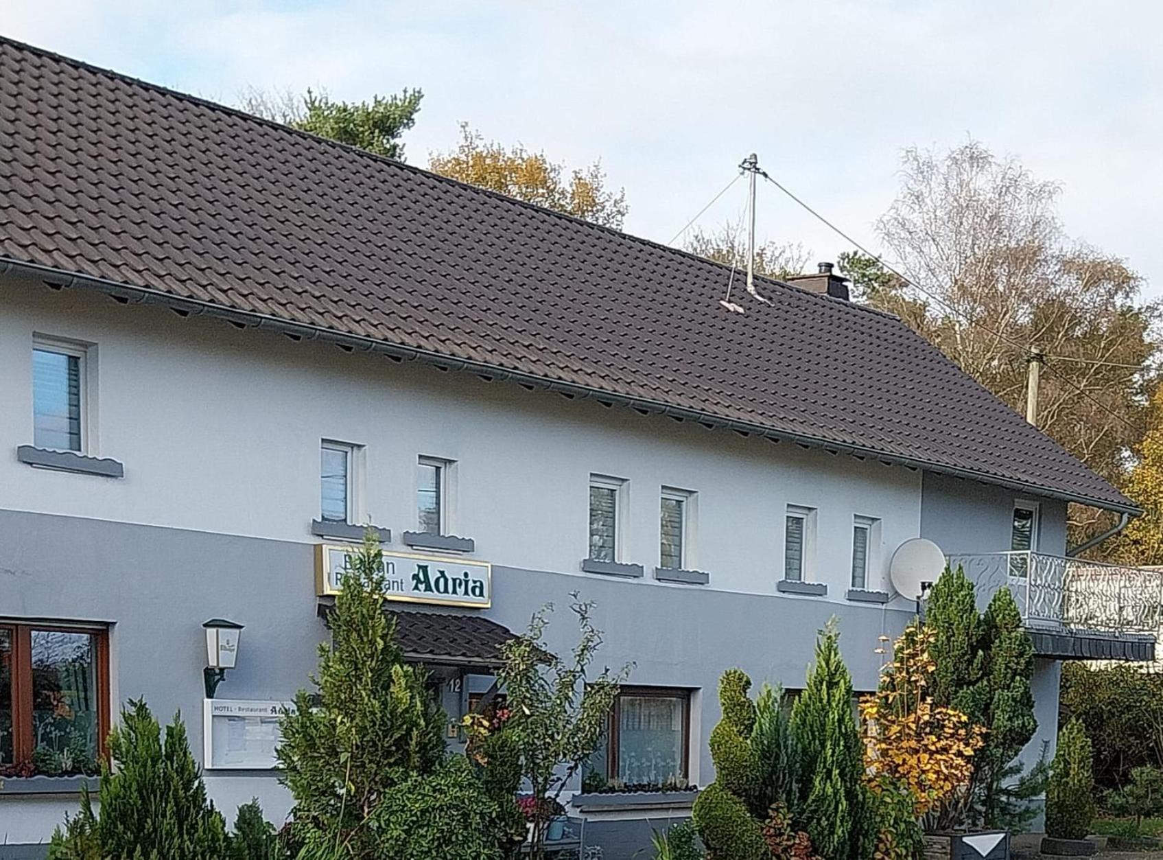 Hotel Garni "Adria" Windhagen Exterior foto